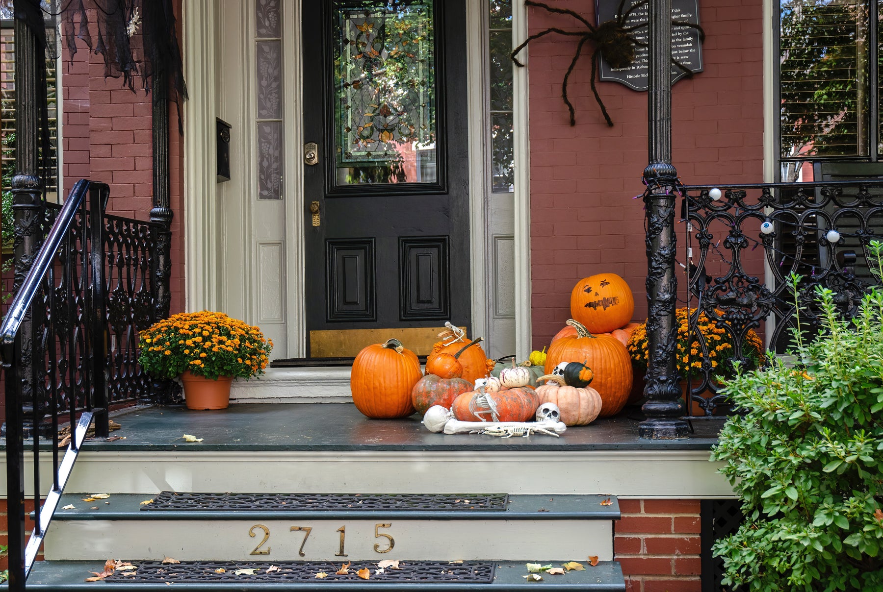 Fall Porch Decor Ideas and DIY Tips